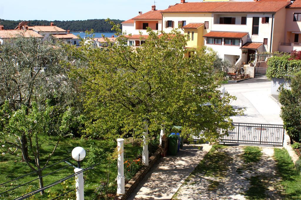 Apartments Cezar Vinkuran Luaran gambar