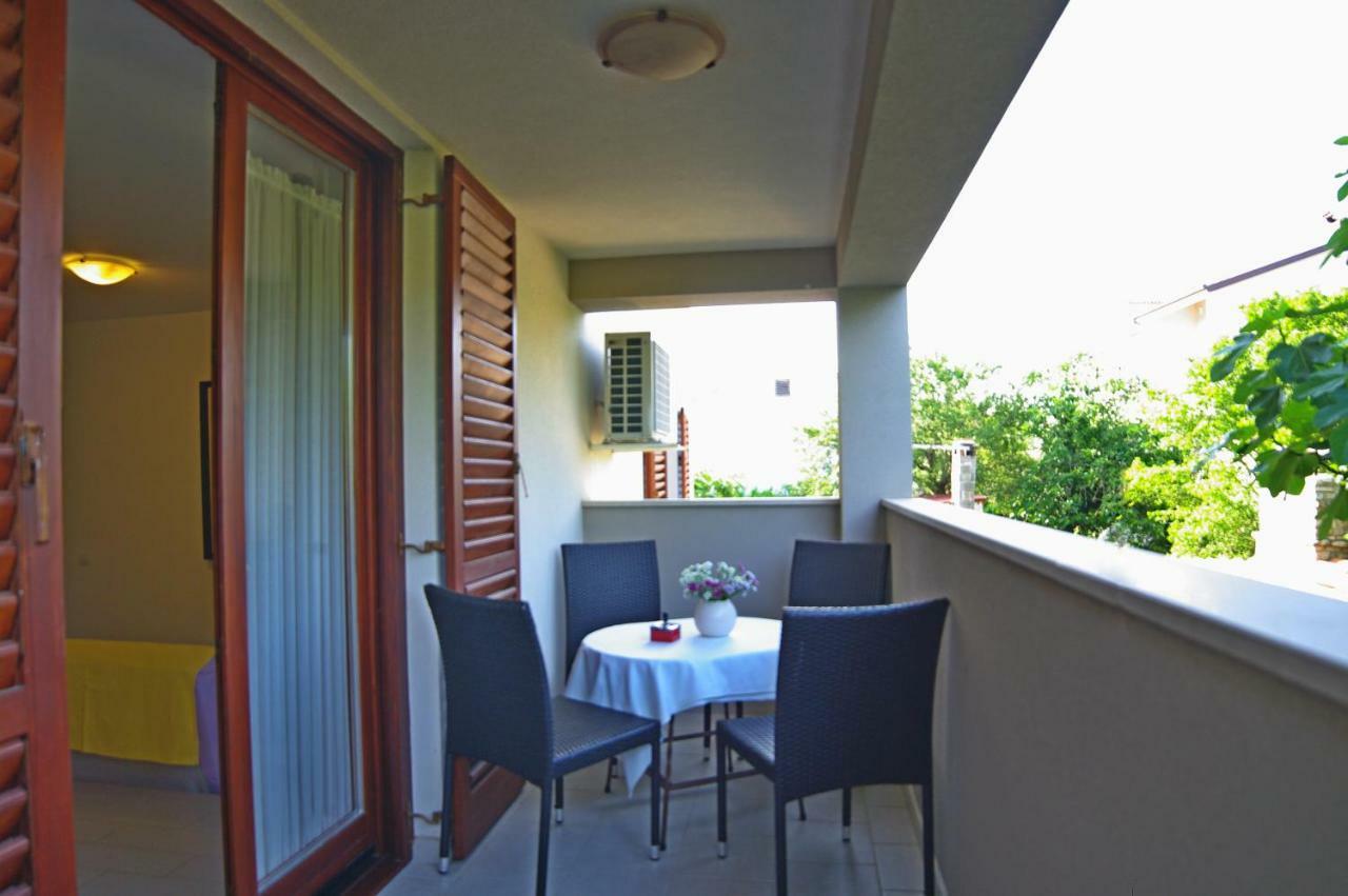 Apartments Cezar Vinkuran Luaran gambar