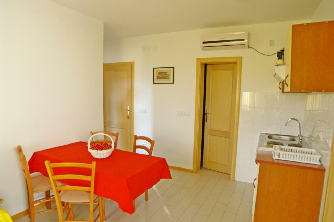 Apartments Cezar Vinkuran Luaran gambar