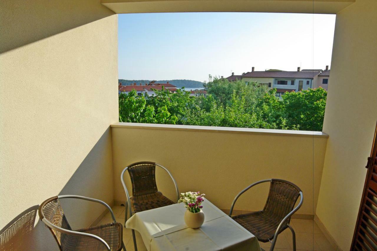Apartments Cezar Vinkuran Luaran gambar