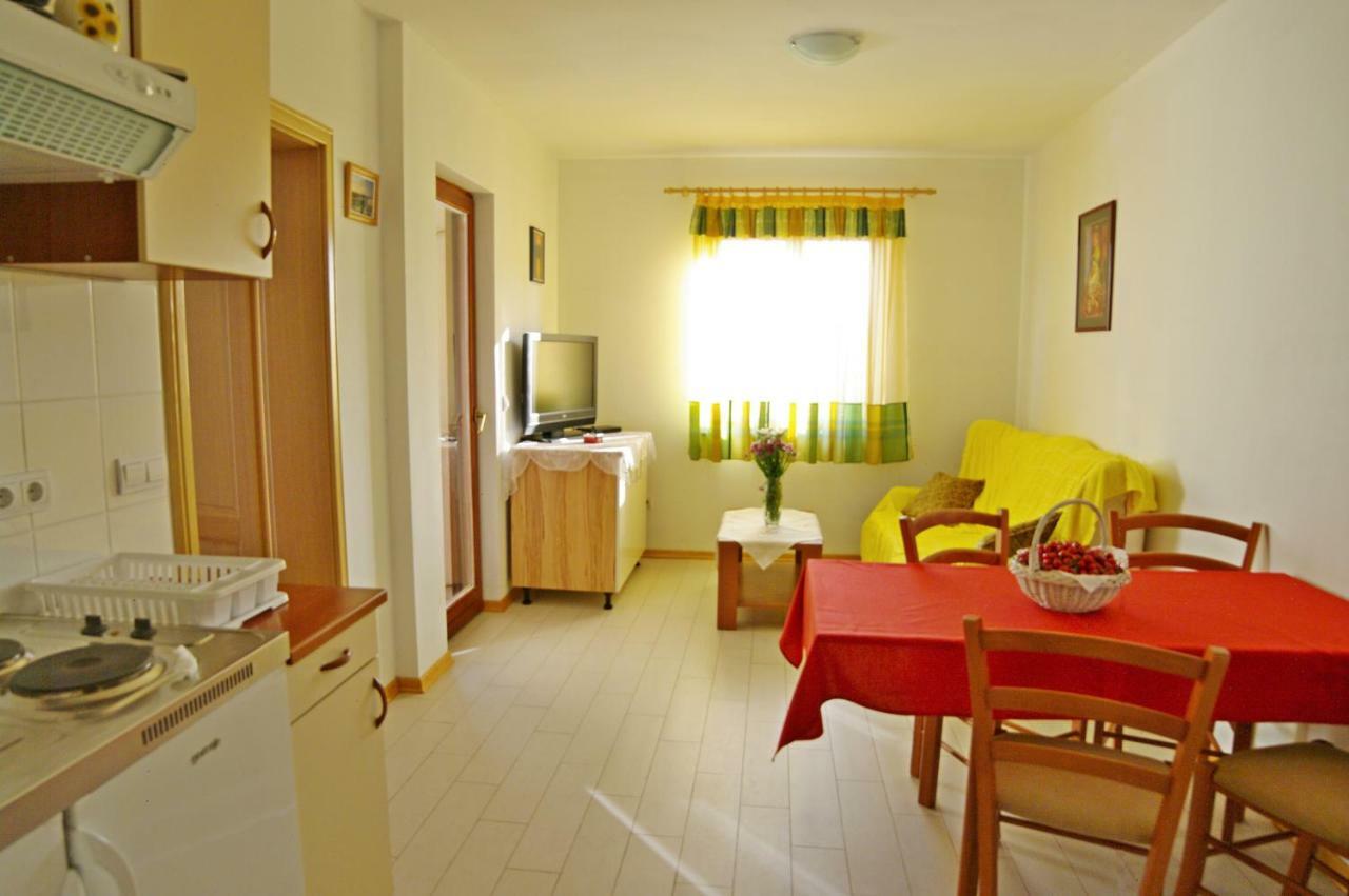 Apartments Cezar Vinkuran Luaran gambar